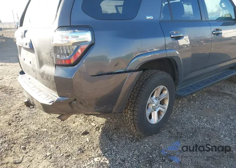 2015 Toyota 4Runner Sr5 z USA, uszkodzony, nr VIN JTEBU5JR1F5258011